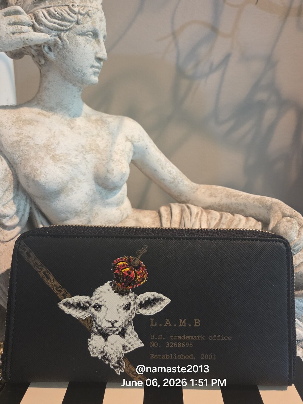 L.A.M.B. Gwen Stefani Royal Crown Tradmark Wallet PVC / Leather Designer #201
